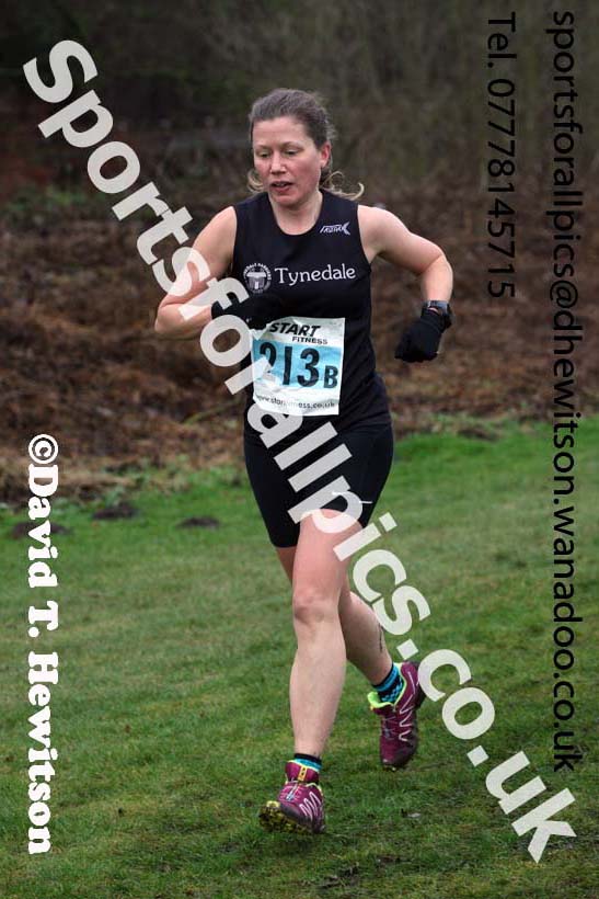 Senior and veteran womens Durham Cathedral Cross Country Relays, Maiden Castle, Durham. Photo: David T. Hewitson/Sports for All Pics